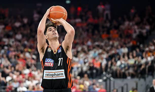 布鲁克林篮网选择了4名国际球员作为持球大核？