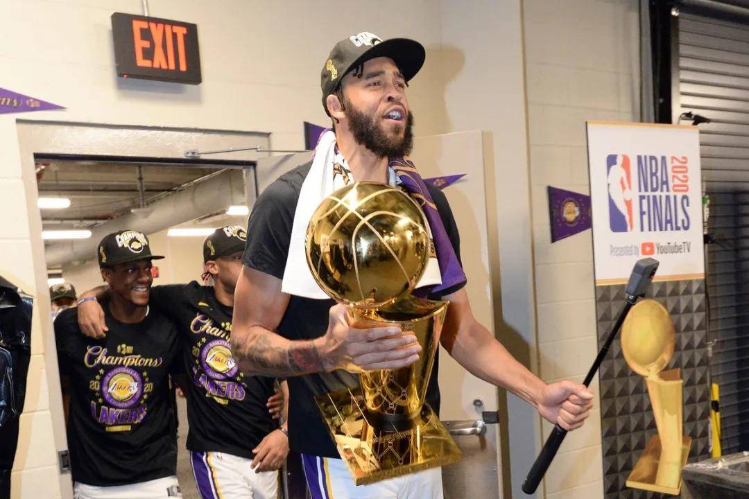 恭喜麦基！正式签约！NBA冠军中锋重返赛场