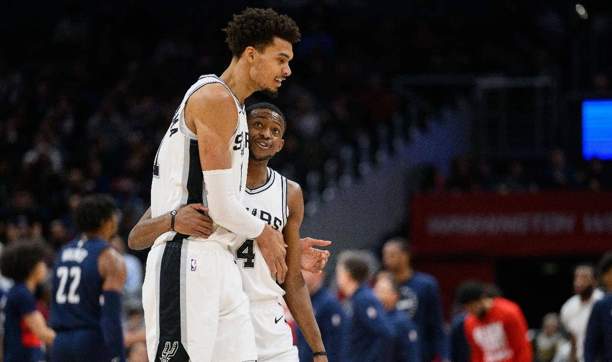 圣安东尼奥马刺备受关注的顶薪提前续约谈判成功