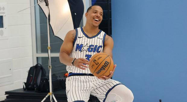 贝恩:体验奥兰多魔术训练馆的舒适与孟菲斯灰熊训练馆的清冷