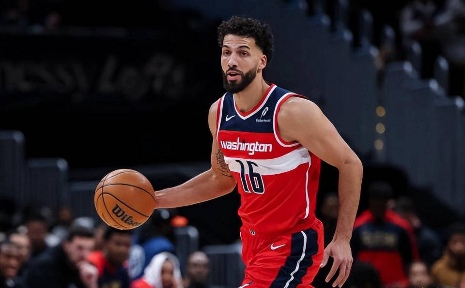 华盛顿奇才续约了安东尼-吉尔，锋线老将再度回归！