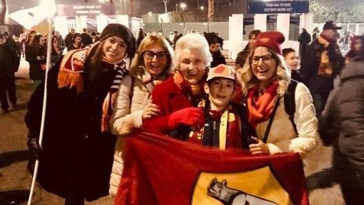 米体:98岁罗马球迷将现场观战红狼军团意甲揭幕战,与俱乐部同岁