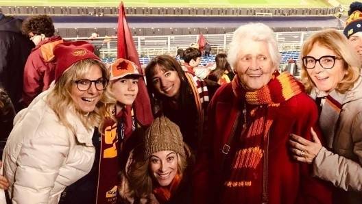 米体：98岁罗马球迷将现场观战红狼军团意甲揭幕战，与俱乐部同岁