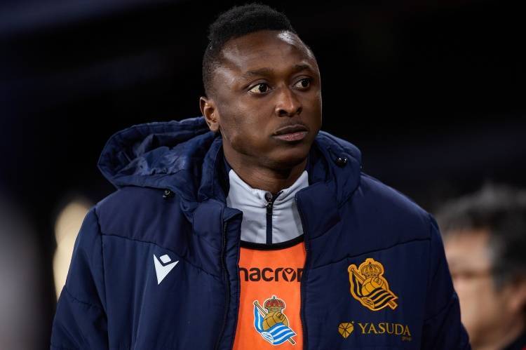 记者:瓦伦西亚寻求引进前锋,与皇家社会商谈再次租借萨迪克