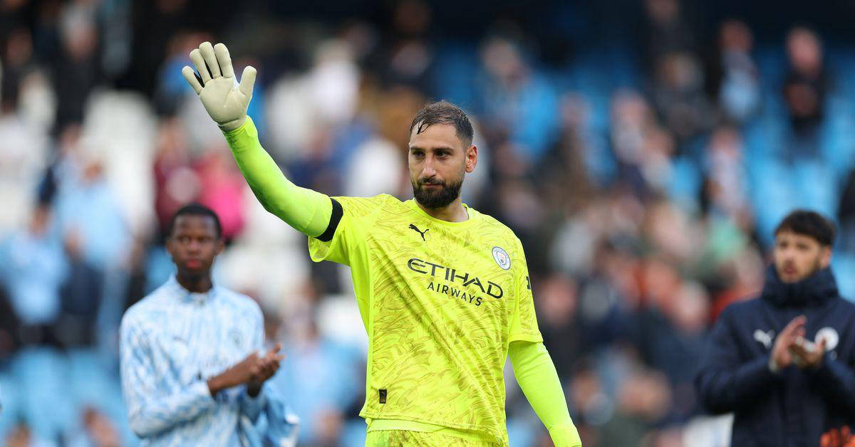 曼联转会策略受质疑，两大弃将斩获奖项暴露管理层失误