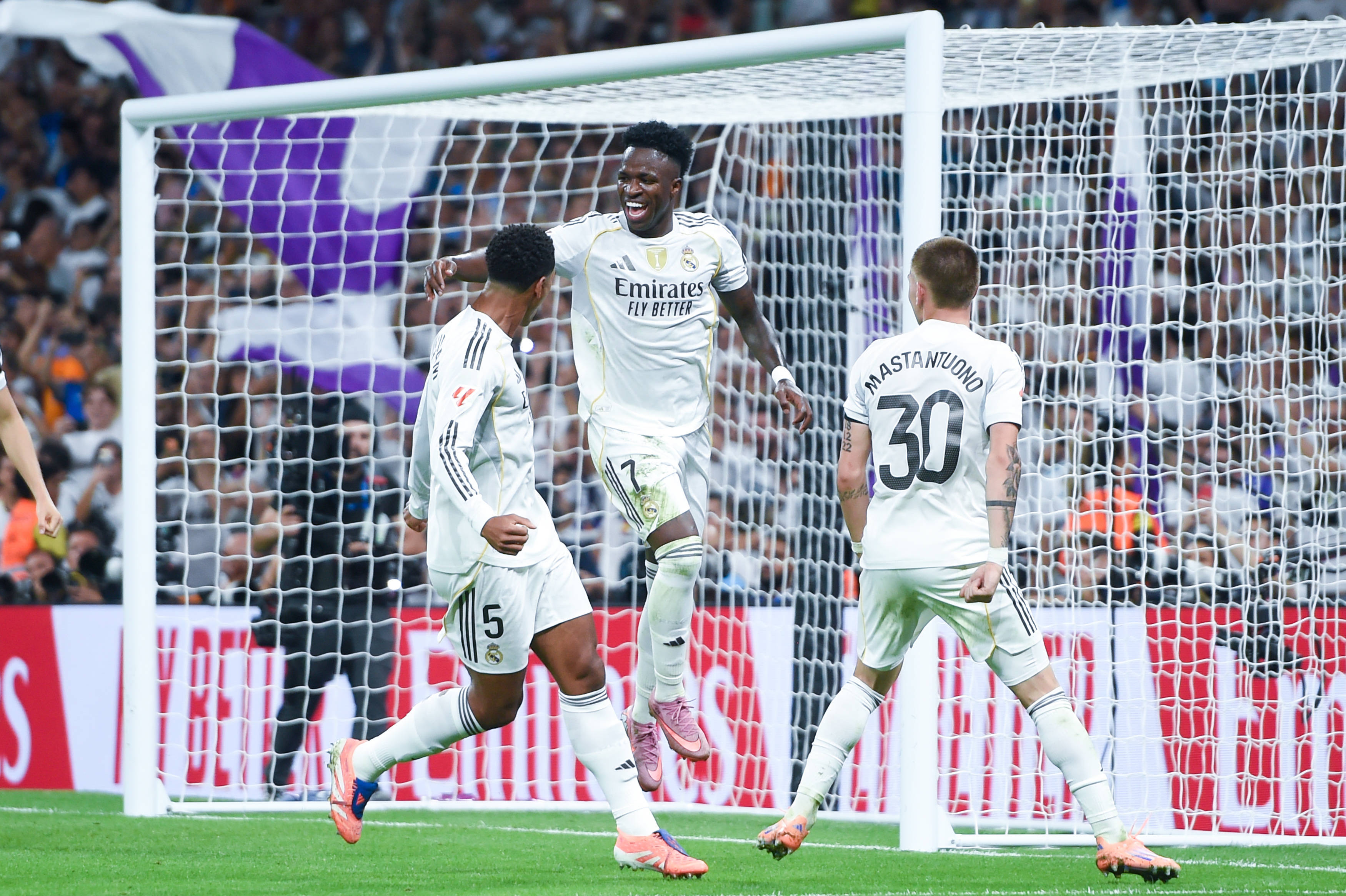 （体育）足球——西甲：皇家马德里胜比利亚雷亚尔